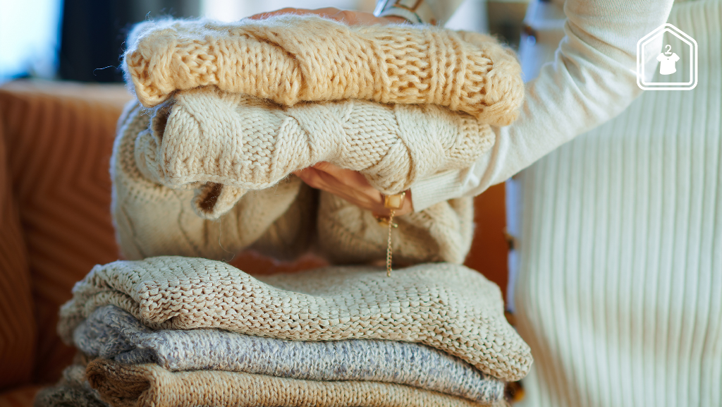 3 manieren om de muffe geur uit je winterkleding te verwijderen